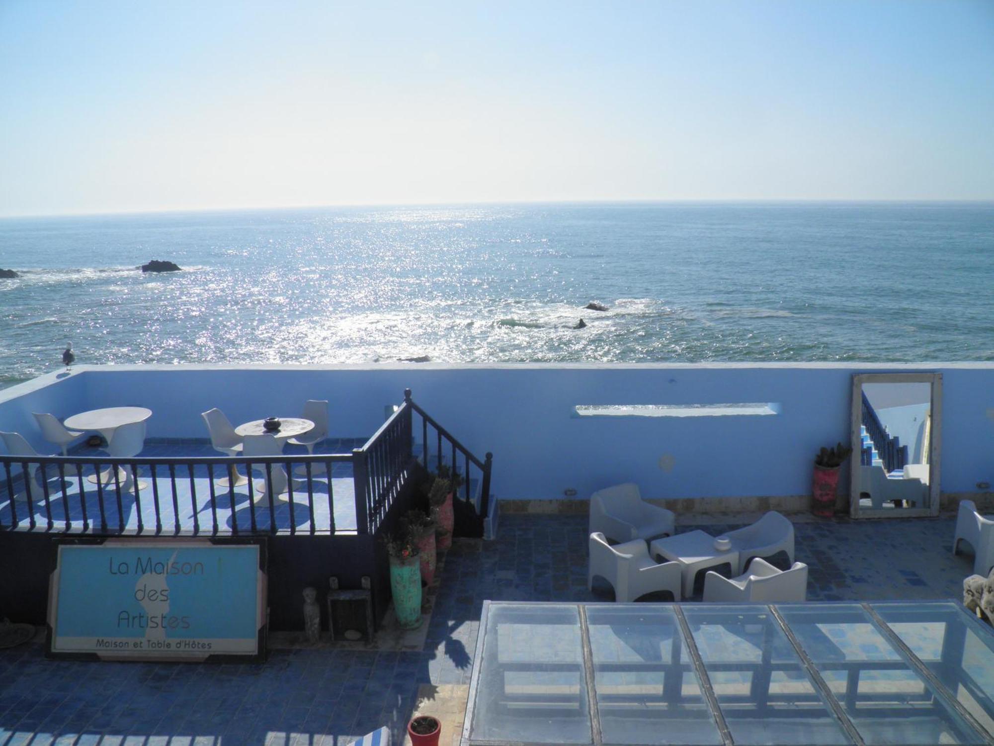 La Maison Des Artistes Bed & Breakfast 3*